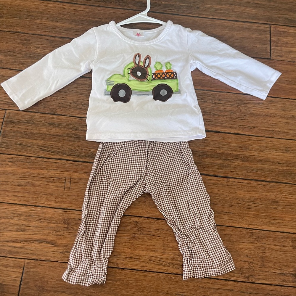 White Long Sleeve Top and Brown Checkered Pants Set